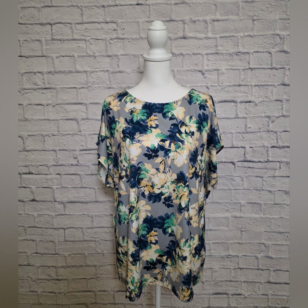 Skye's the Limit Blue, Gray And Yellow  Short Sleeve Top